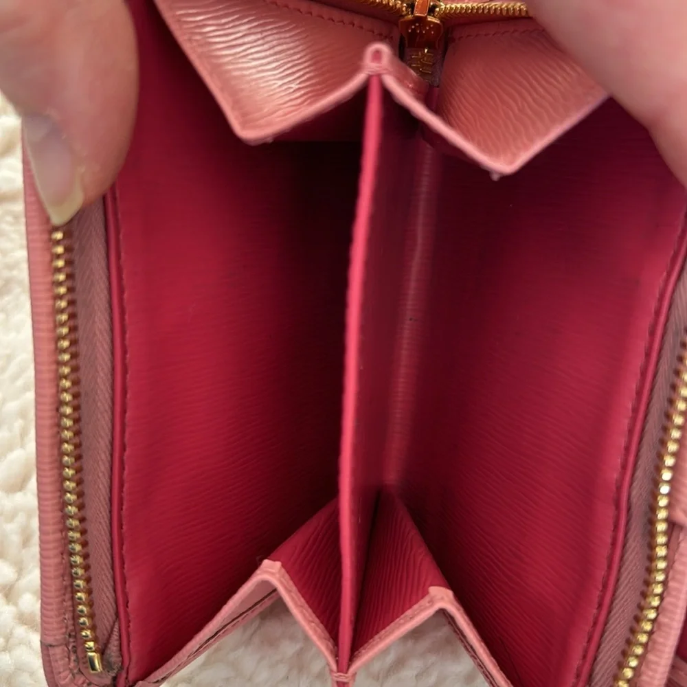 PRADA Saffiano Pink Bifold Wallet - Picture 8 of 10